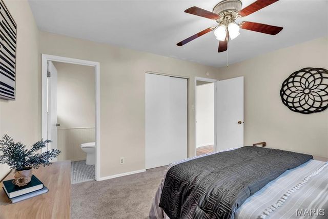 5537 Valleyside Lane, St Louis, MO 63128