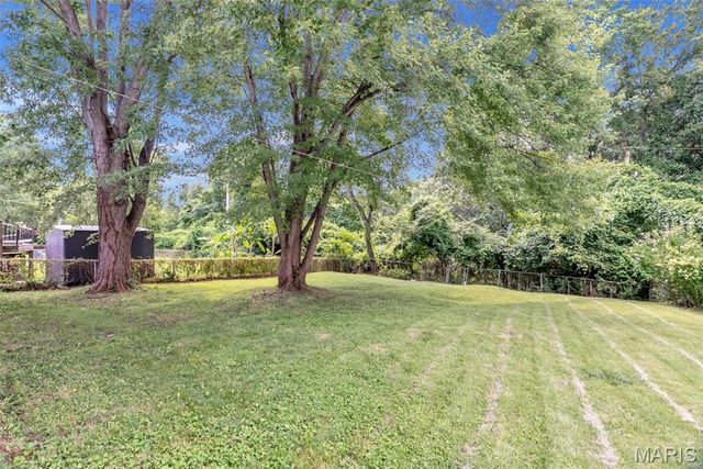 5537 Valleyside Lane, St Louis, MO 63128