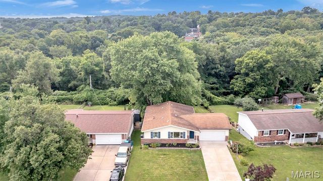 5537 Valleyside Lane, St Louis, MO 63128