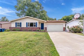5537 Valleyside Lane, St Louis, MO 63128
