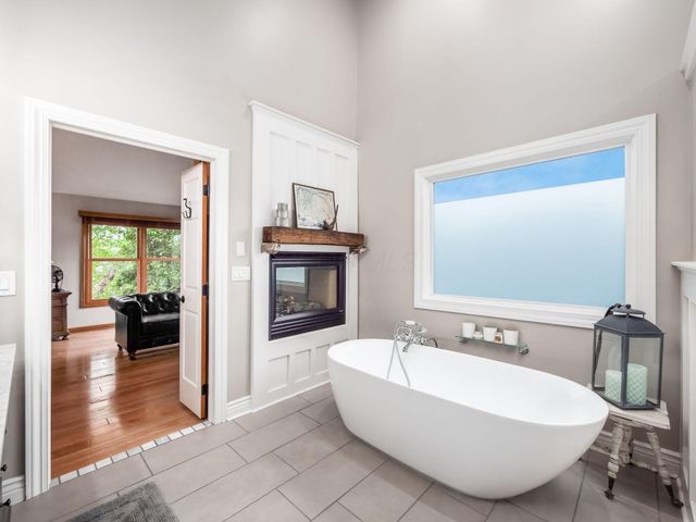 5009 Medallion Drive W, Westerville, OH 43082