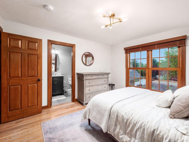 5009 Medallion Drive W, Westerville, OH 43082