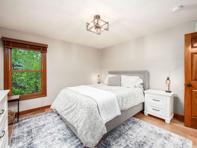 5009 Medallion Drive W, Westerville, OH 43082