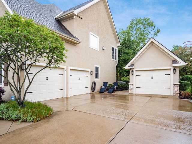 5009 Medallion Drive W, Westerville, OH 43082