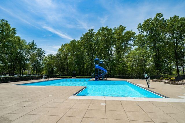 5009 Medallion Drive W, Westerville, OH 43082