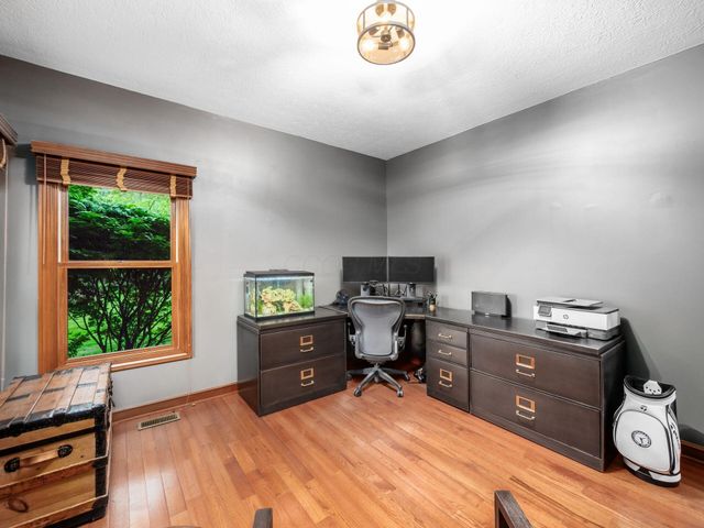 5009 Medallion Drive W, Westerville, OH 43082
