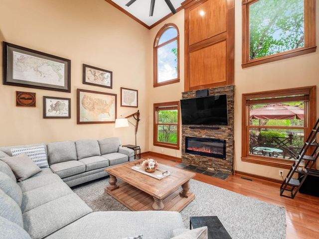 5009 Medallion Drive W, Westerville, OH 43082