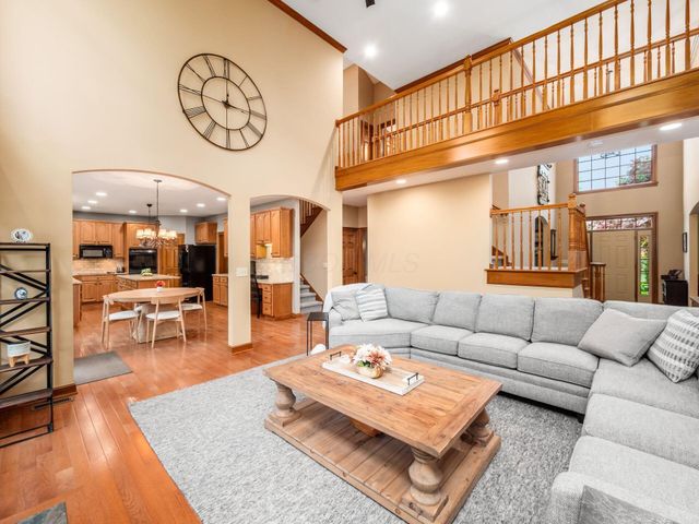 5009 Medallion Drive W, Westerville, OH 43082