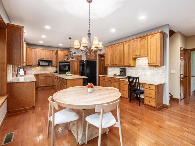 5009 Medallion Drive W, Westerville, OH 43082