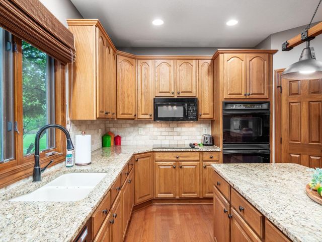 5009 Medallion Drive W, Westerville, OH 43082