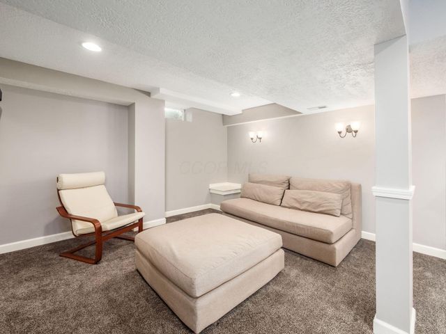 5009 Medallion Drive W, Westerville, OH 43082