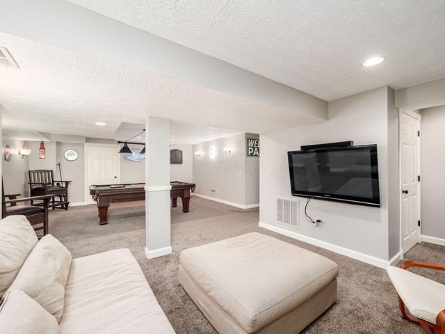 5009 Medallion Drive W, Westerville, OH 43082