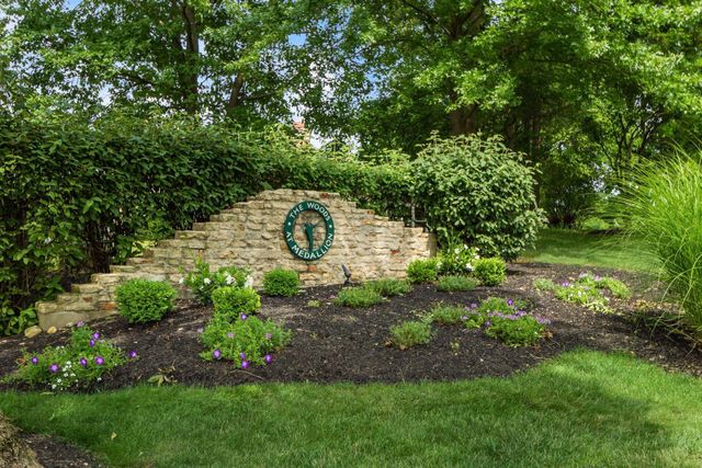 5009 Medallion Drive W, Westerville, OH 43082