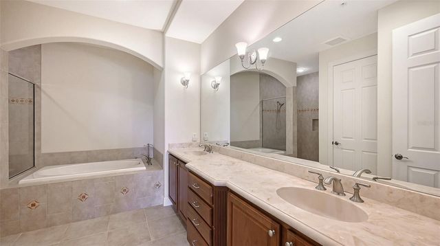 5222 MANORWOOD DRIVE 4A, Sarasota, FL 34235