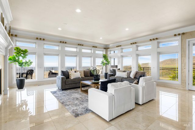 6329 E Wildhorse Ln, Boise, ID 83712