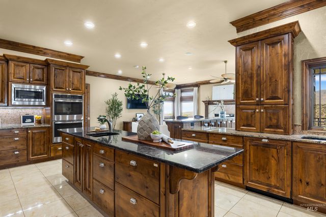 6329 E Wildhorse Ln, Boise, ID 83712
