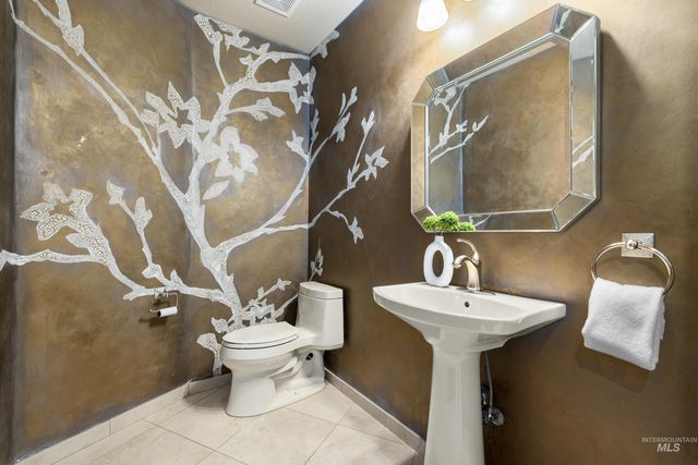 6329 E Wildhorse Ln, Boise, ID 83712