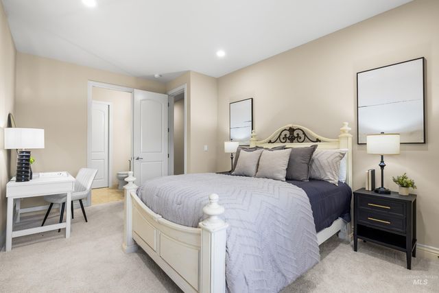 6329 E Wildhorse Ln, Boise, ID 83712