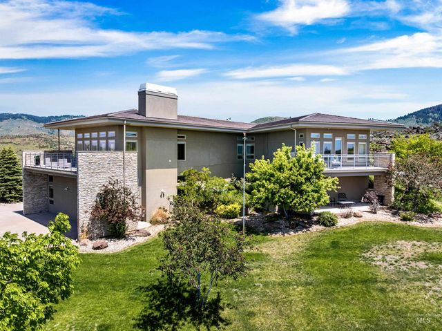 6329 E Wildhorse Ln, Boise, ID 83712