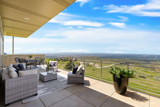 6329 E Wildhorse Ln, Boise, ID 83712