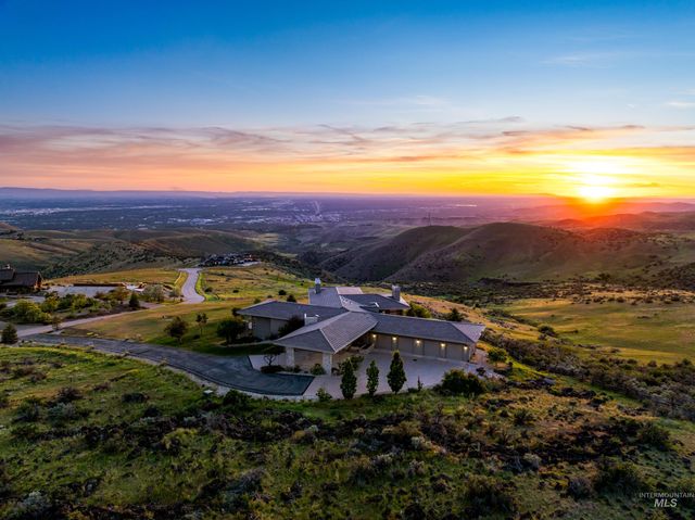 6329 E Wildhorse Ln, Boise, ID 83712