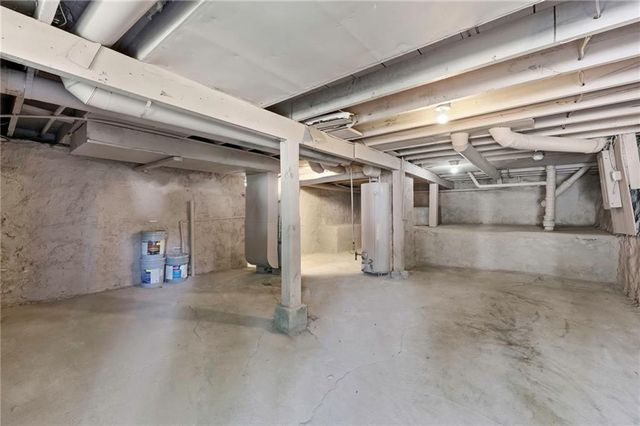 5240 South Benton Avenue, Kansas City, MO 64130