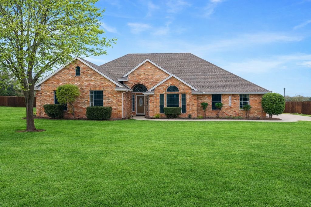 10123 W Clover Lane, Forney, TX 75126