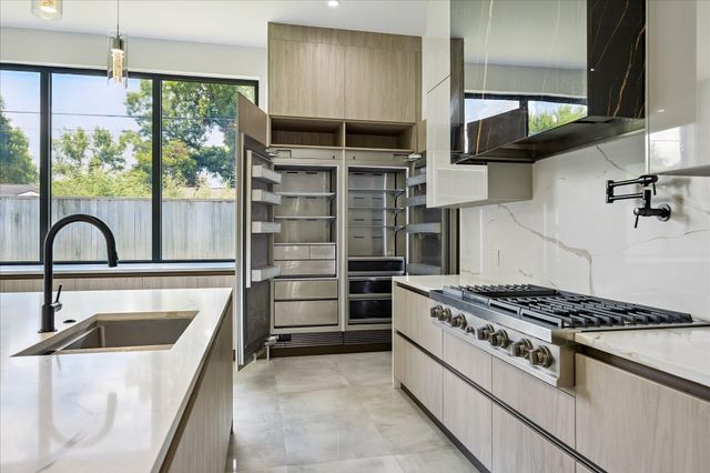 9909 Larston Street, Houston, TX 77055