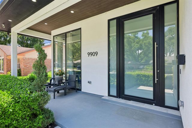9909 Larston Street, Houston, TX 77055