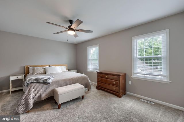 2033-C RALEIGH RD, Hummelstown, PA 17036
