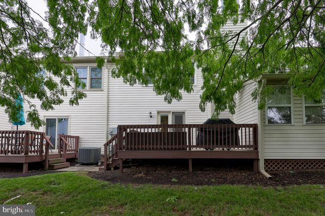 2033-C RALEIGH RD, Hummelstown, PA 17036