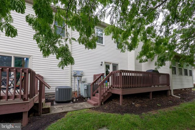 2033-C RALEIGH RD, Hummelstown, PA 17036