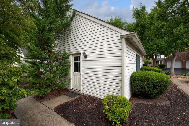 2033-C RALEIGH RD, Hummelstown, PA 17036
