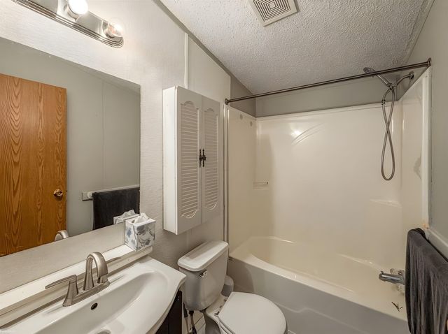 614 Kinglet Street, Rochester Hills, MI 48309