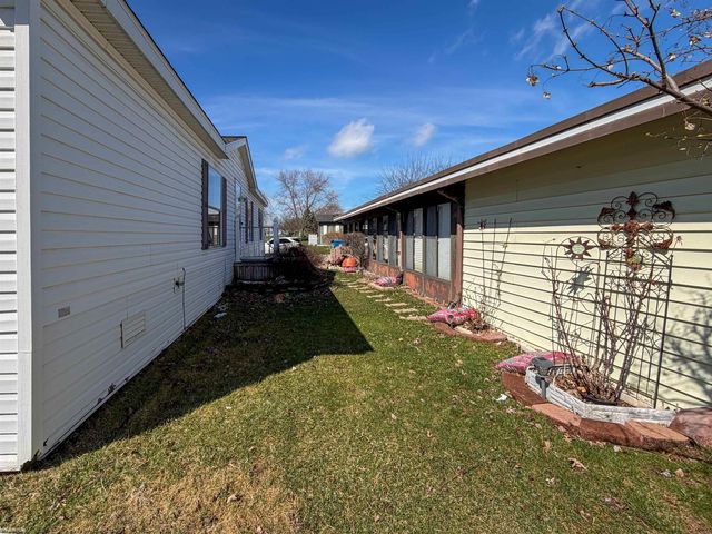 614 Kinglet Street, Rochester Hills, MI 48309