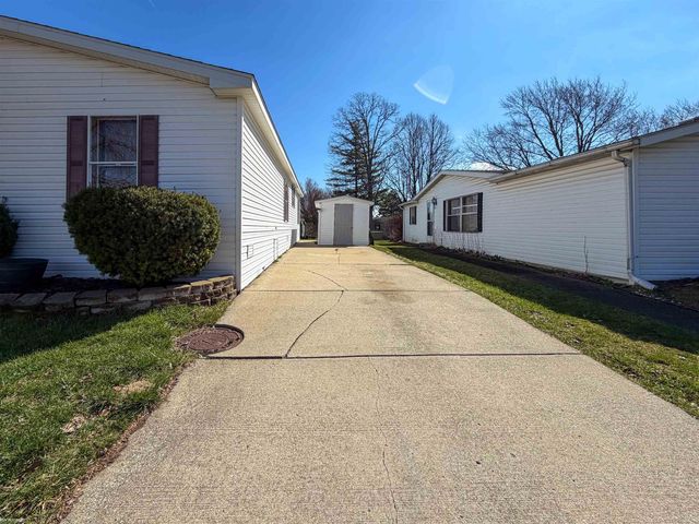 614 Kinglet Street, Rochester Hills, MI 48309