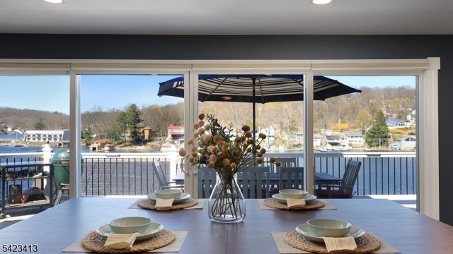 373 Lakeside Blvd, Hopatcong Boro, NJ 07843