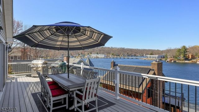 373 Lakeside Blvd, Hopatcong Boro, NJ 07843