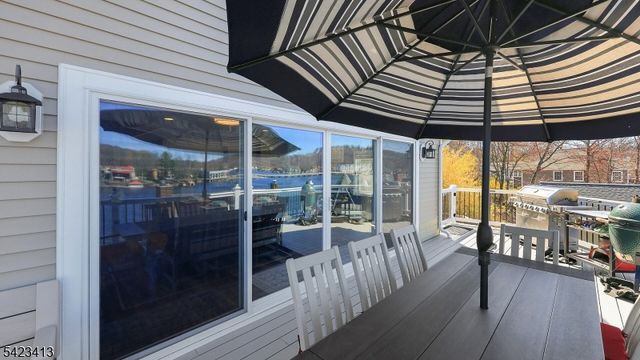 373 Lakeside Blvd, Hopatcong Boro, NJ 07843