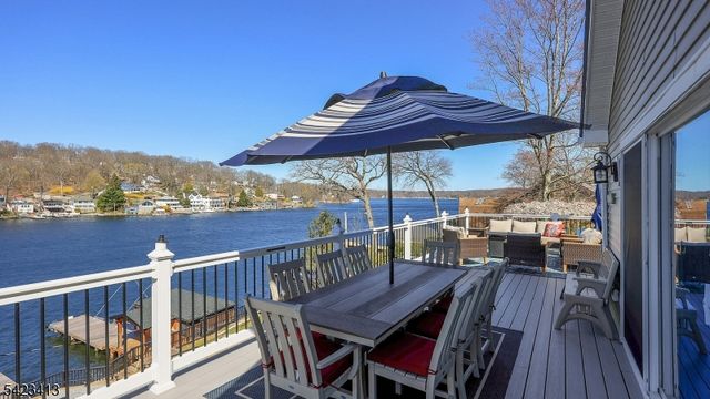 373 Lakeside Blvd, Hopatcong Boro, NJ 07843
