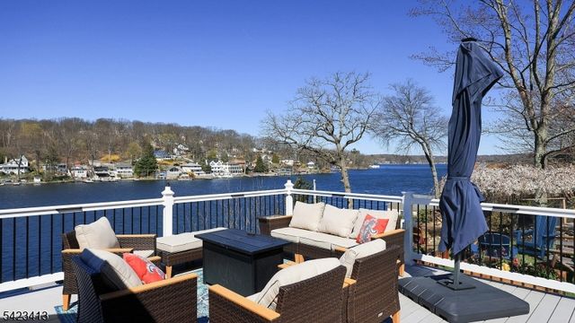 373 Lakeside Blvd, Hopatcong Boro, NJ 07843