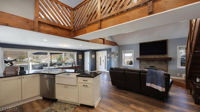 373 Lakeside Blvd, Hopatcong Boro, NJ 07843