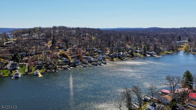 373 Lakeside Blvd, Hopatcong Boro, NJ 07843