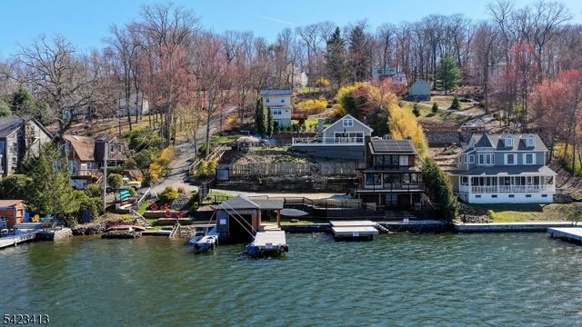 373 Lakeside Blvd, Hopatcong Boro, NJ 07843