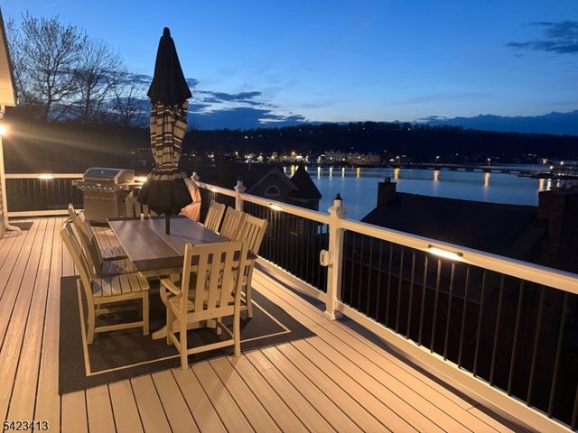 373 Lakeside Blvd, Hopatcong Boro, NJ 07843