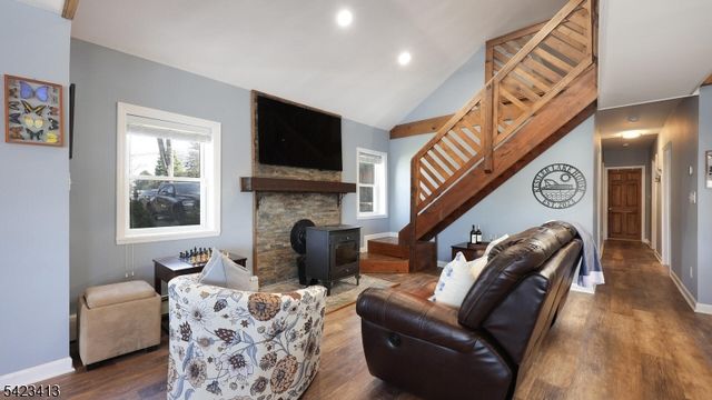 373 Lakeside Blvd, Hopatcong Boro, NJ 07843