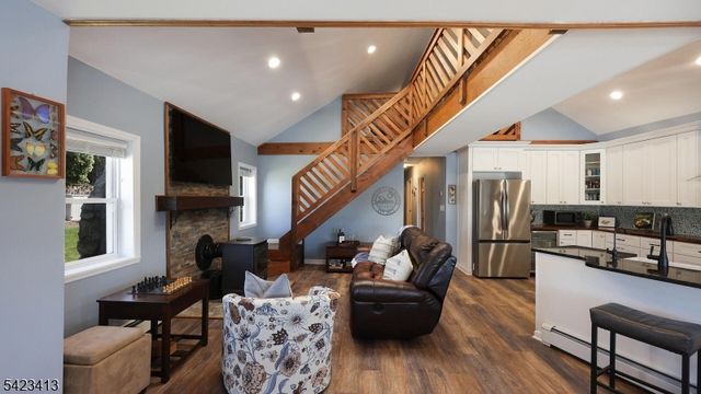 373 Lakeside Blvd, Hopatcong Boro, NJ 07843