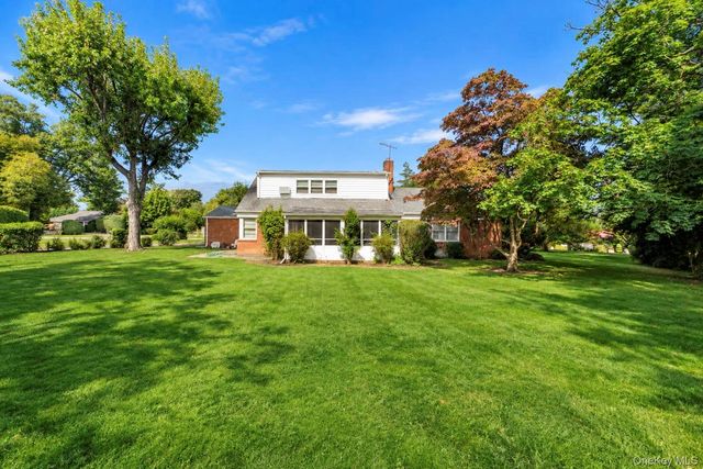 517 E Shore Road, Great Neck, NY 11024