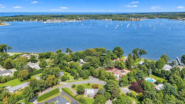 517 E Shore Road, Great Neck, NY 11024