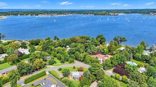 517 E Shore Road, Great Neck, NY 11024